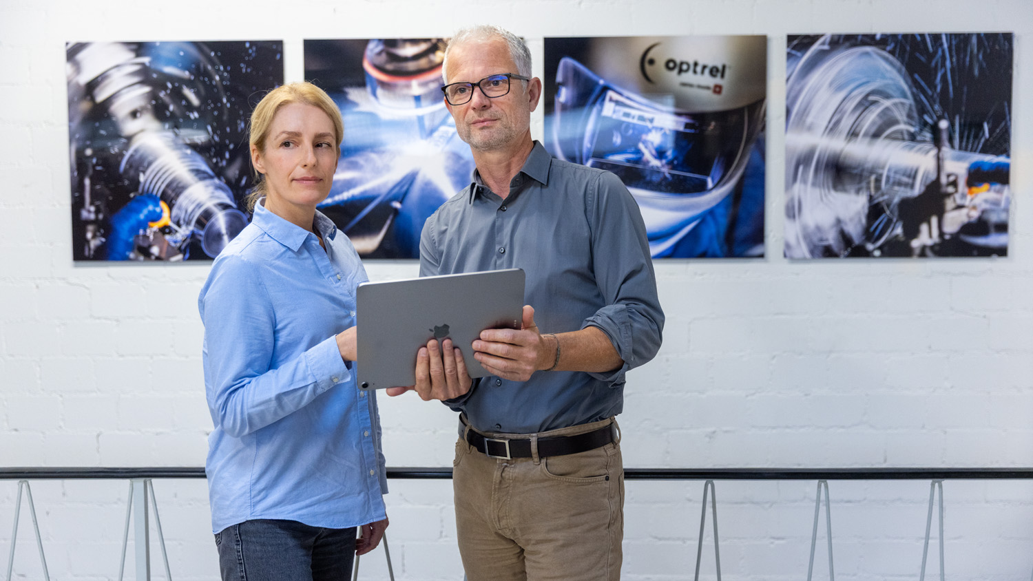 Ob Ultrahochvakuum (UHV) im Labor oder Grobvakuum im Anlagenbau, wir freuen uns, Ihnen mit über 50 Jahren Erfahrung zur Seite zu stehen.